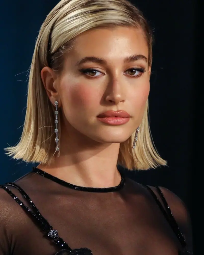 hailey-bieber-siren-eyes