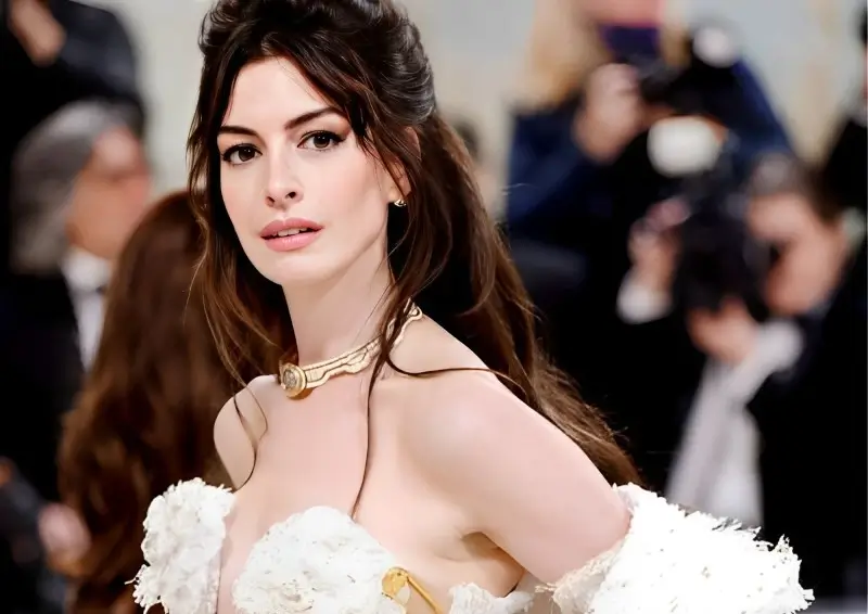 Anne Hathaway Met Gala 2023 Dress 1