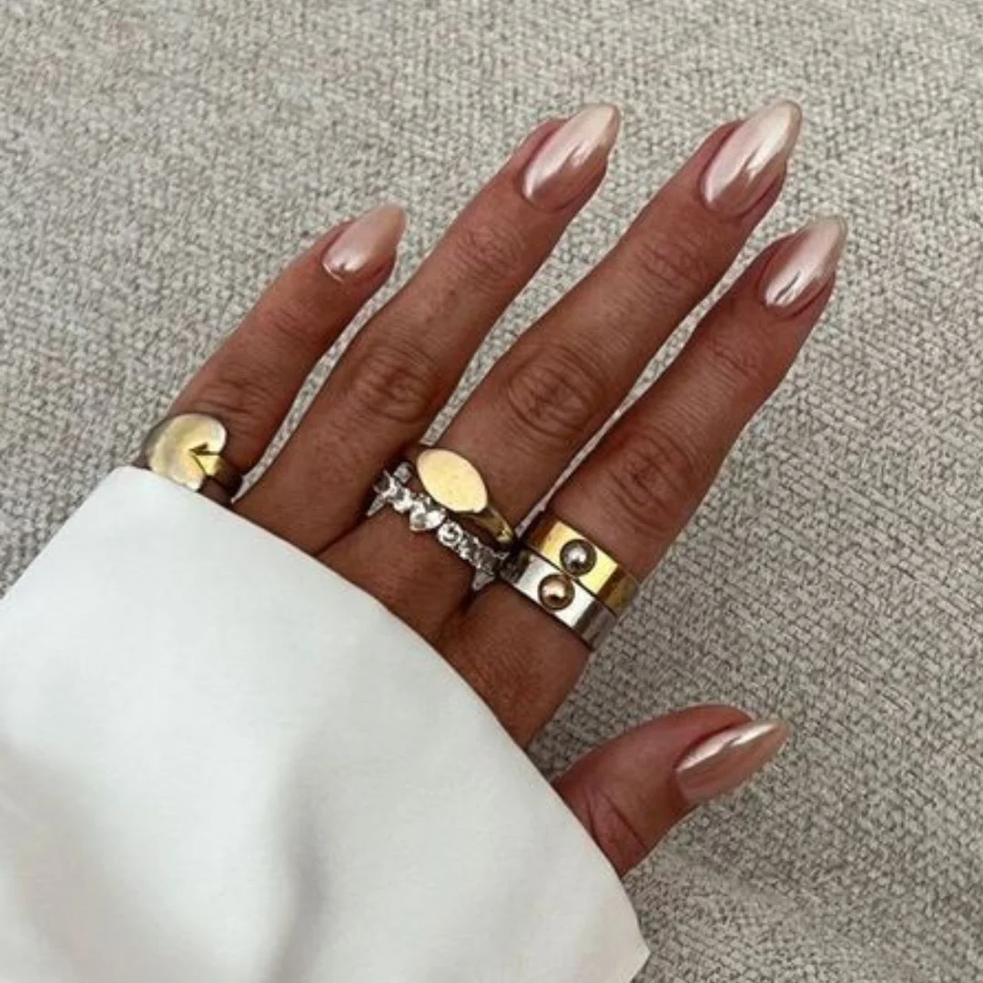 nude-chrome-nails