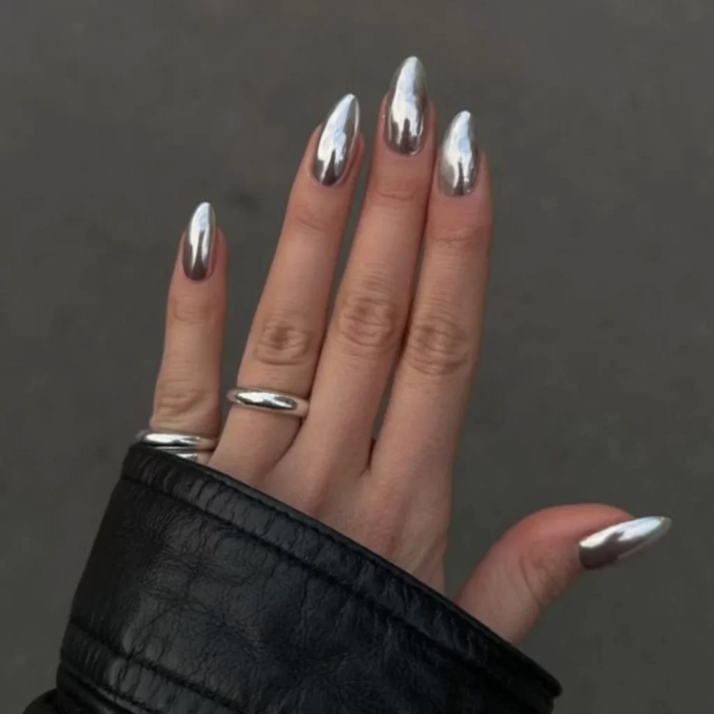 silver-chrome-nails