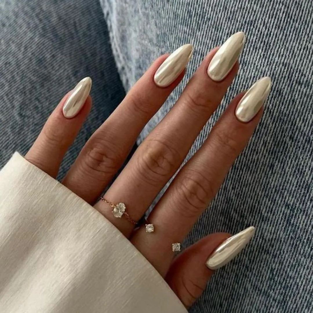 vanilla-chrome-nails