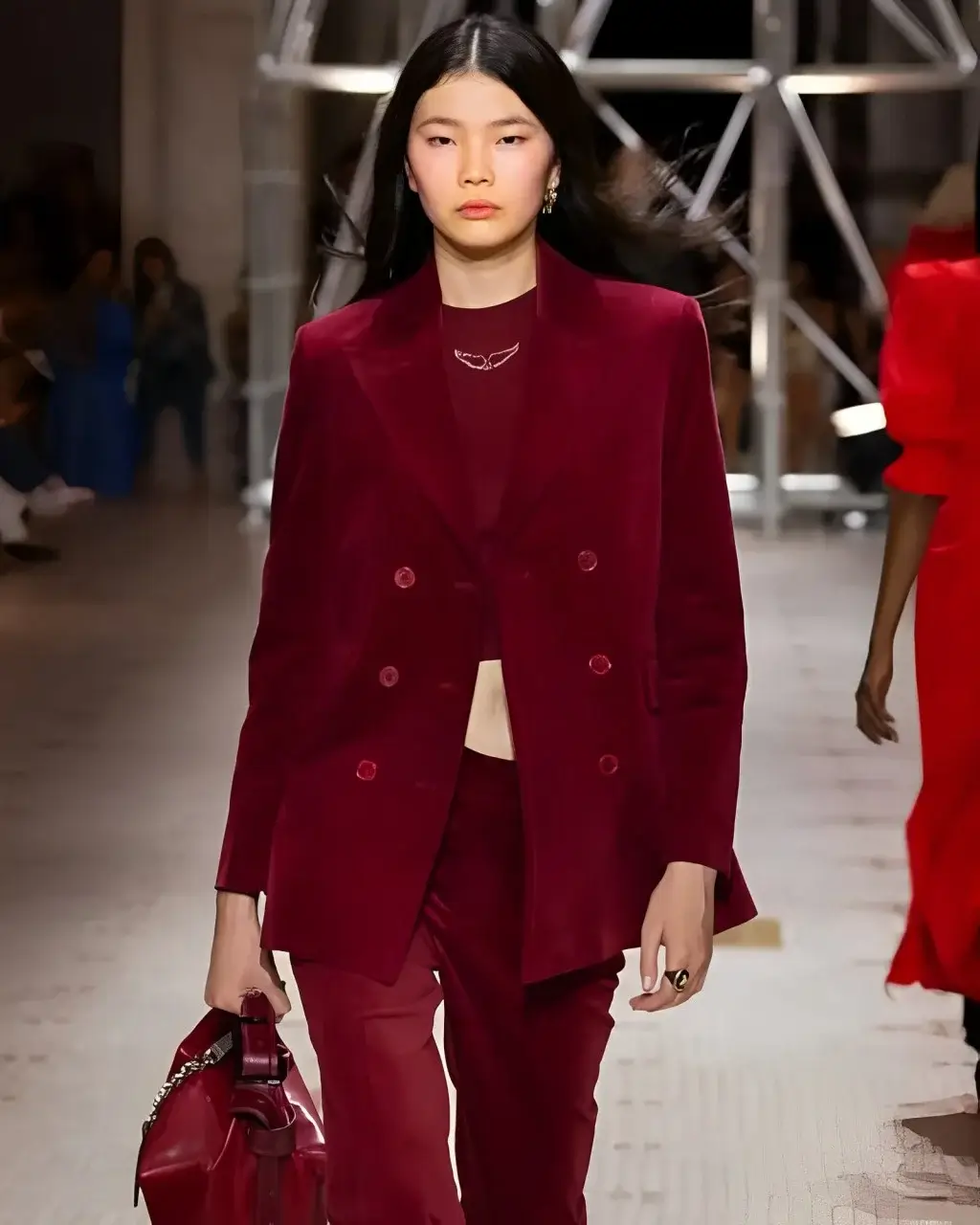 nyfw-2023-fall-color-trends-viva-magenta