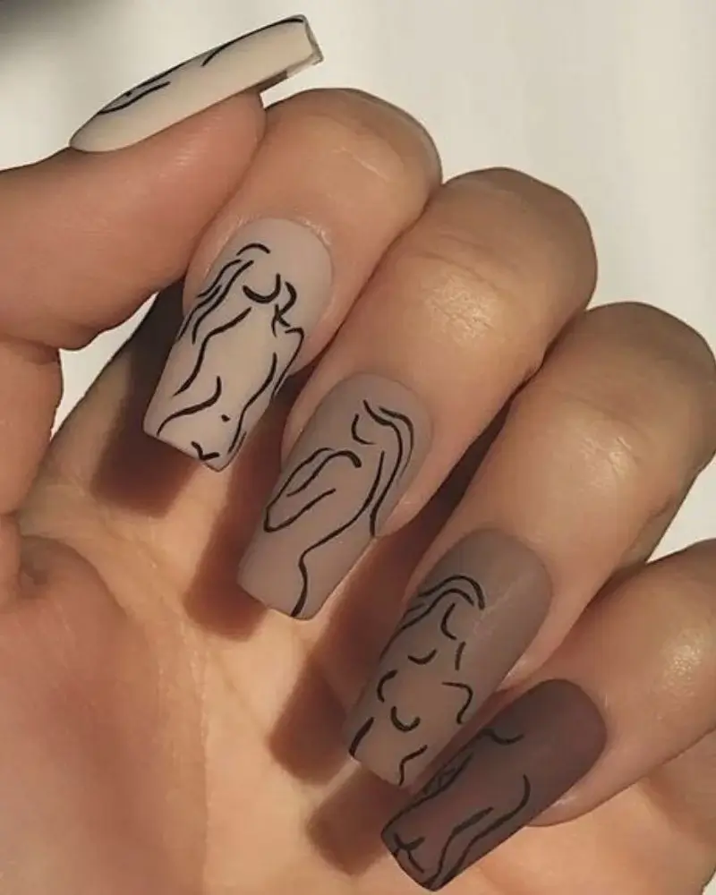 abstract-nail-art-feminine-lines 