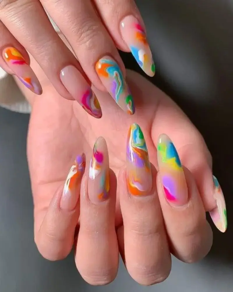 abstract-nail-art-marble-effect 