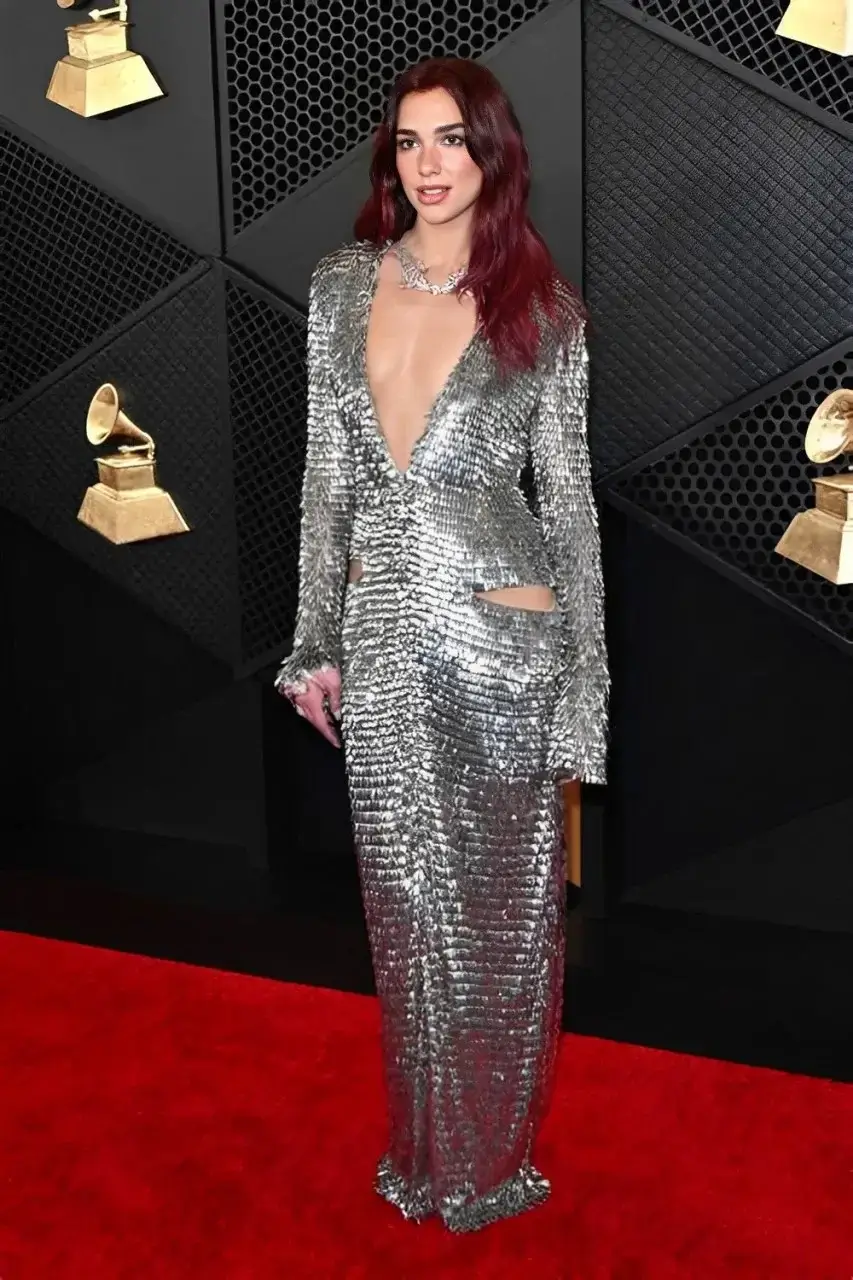 grammys-2024-red-carpet-dua-lipa